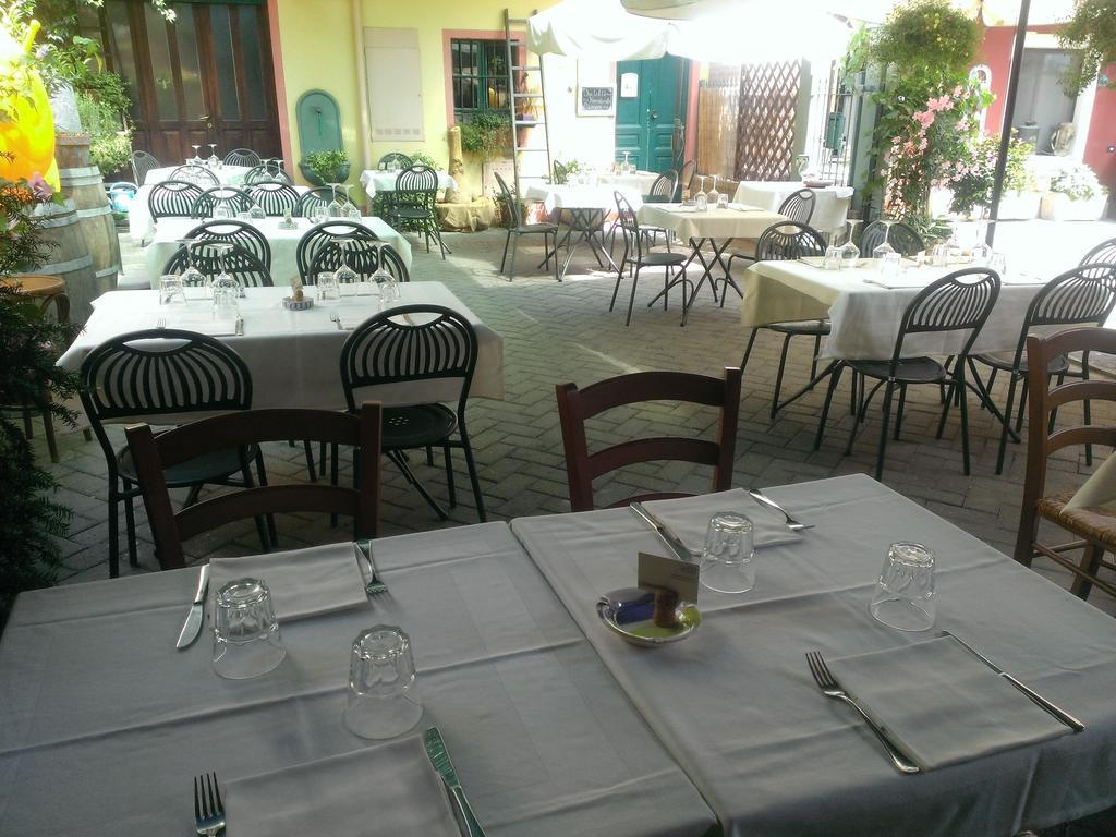 Rossobarolo Hotel Exterior foto